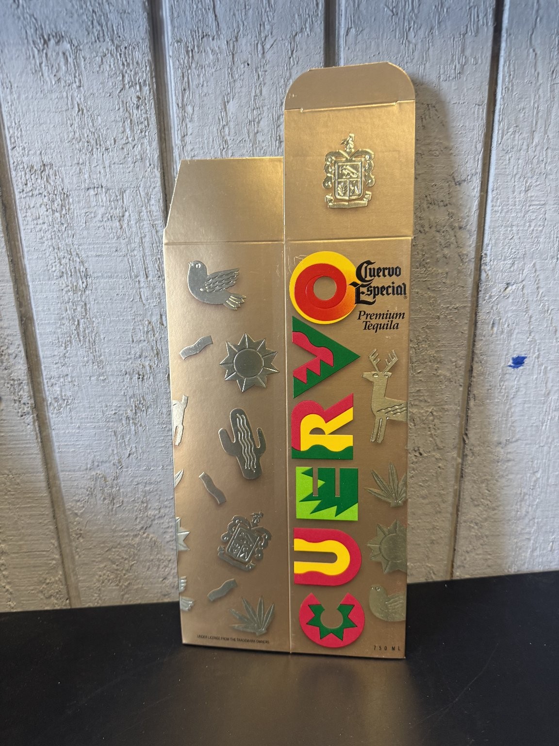 Jose Cuervo Especial Premium Tequila Gold Empty Gift Box 750mL Collectible