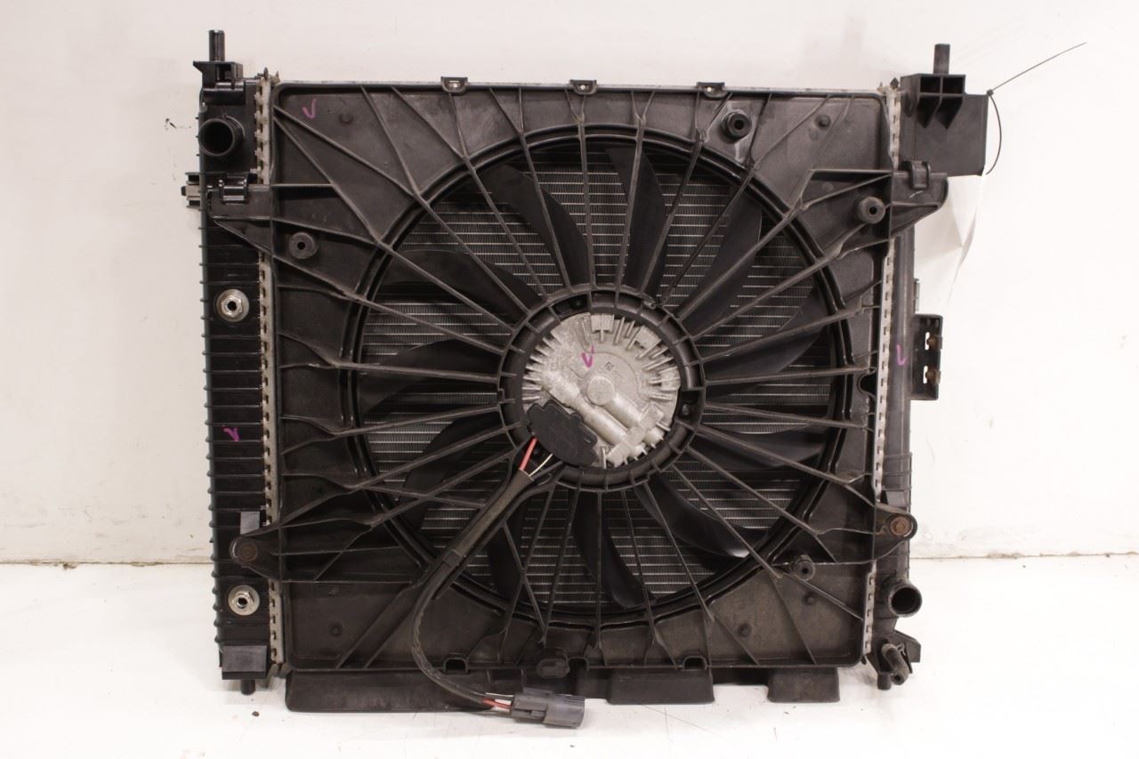 17-19 GMC Acadia SLT-1 3.6L AWD Engine Cooling Radiator Fan Assy 85557760 *ReaD*