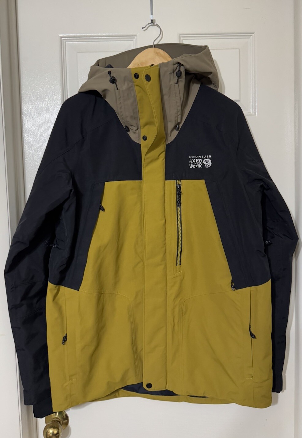 Mountain Hardwear $379 Men\'s Medium FIRST TRACKS INSULATED Snow/Ski Jacket Gold