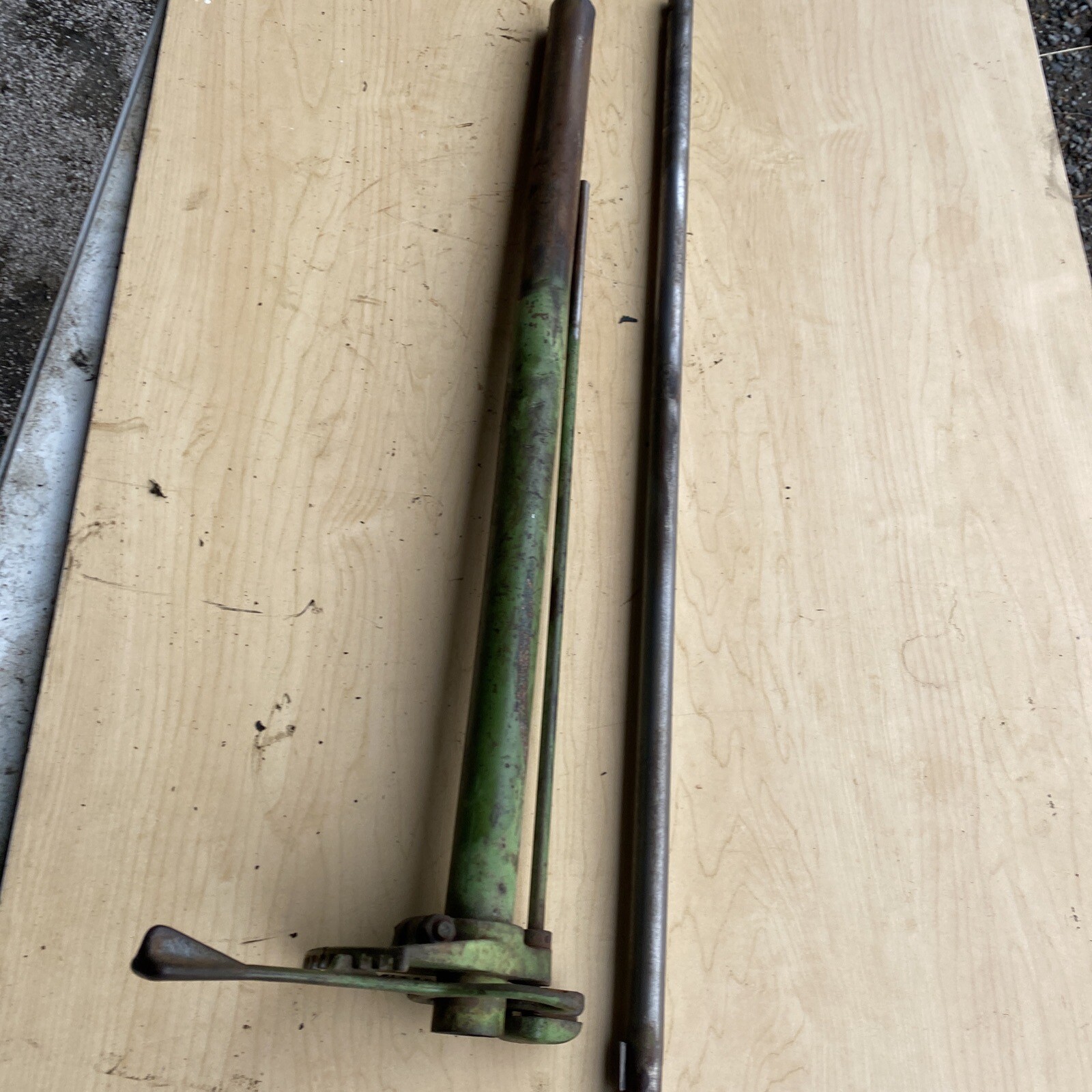 1940’s 50’s? VINTAGE OLIVER ROW CROP 60 TRACTOR Steering Column Shaft 1940’s 50’s? VINTAGE OLIVER ROW CROP 60 TRACTOR Steering Column Shaft