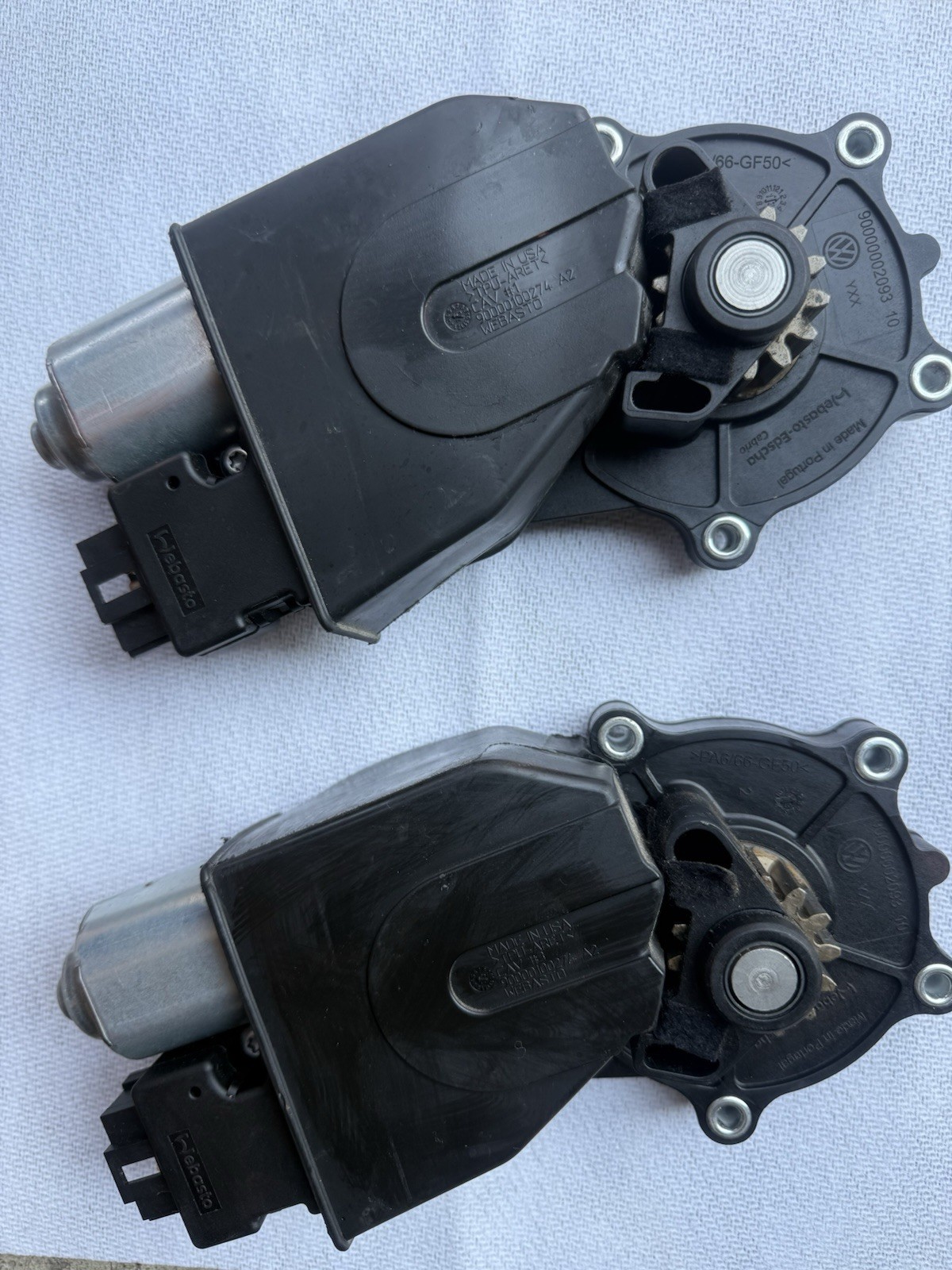 2 pc 12-19 VW- Beetle Convertible Top Lift Motor LH-RH 5C3871601 OEM TESTED 2 pc 12-19 VW- Beetle Convertible Top Lift Motor LH-RH 5C3871601 OEM TESTED
