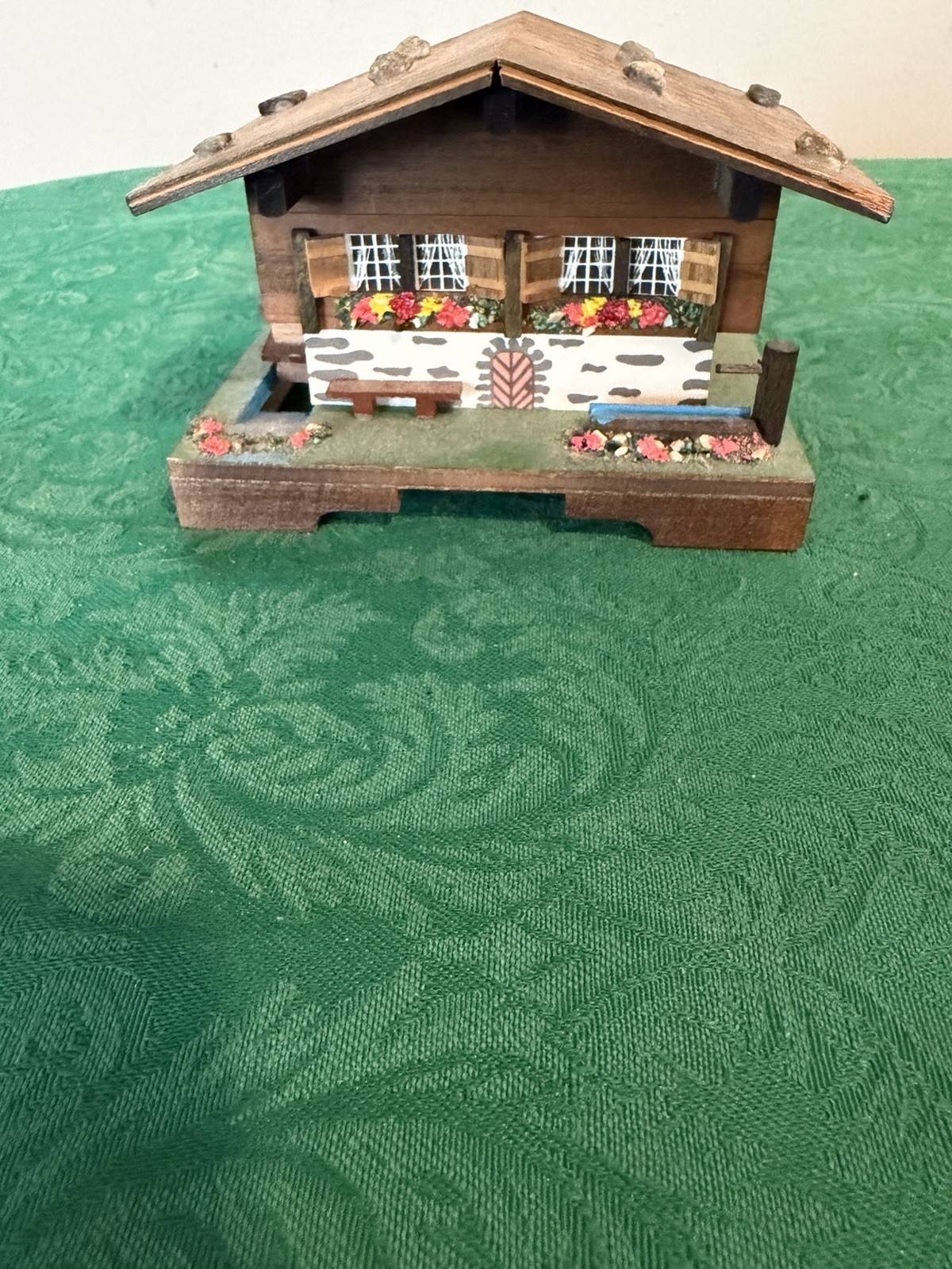 VINTAGE MAPSA WOODEN GERMAN BAVARIAN CHALET ALPINE CABIN MUSIC TRINKET BOX WORKS VINTAGE MAPSA WOODEN GERMAN BAVARIAN CHALET ALPINE CABIN MUSIC TRINKET BOX WORKS