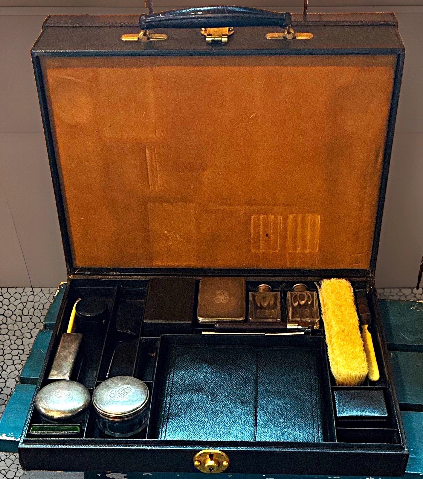 Keller Paris 1940s Vintage Black Leather Hard Vanity Case Locking Fitted