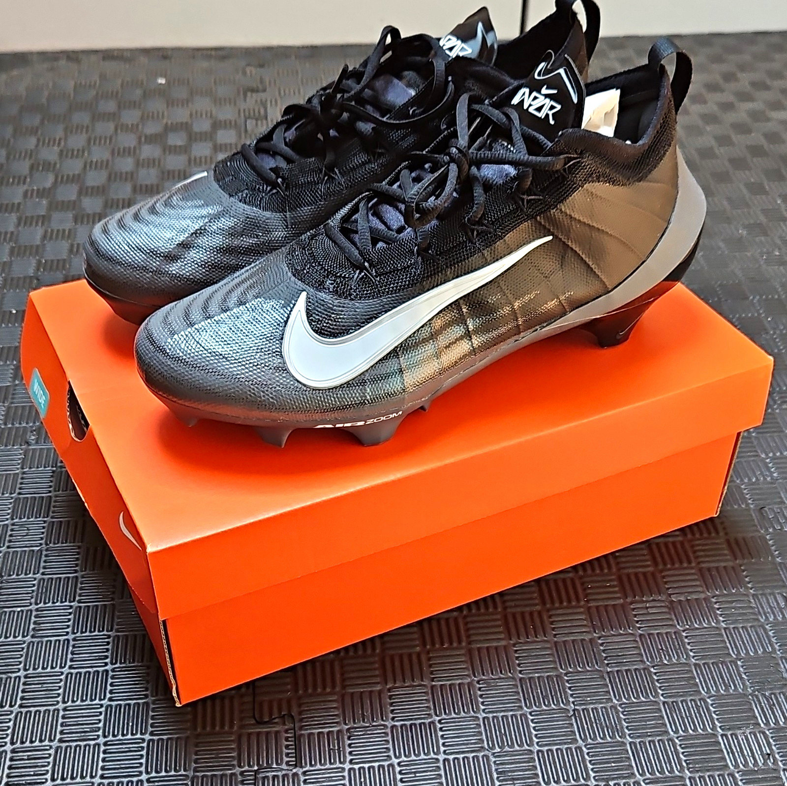 Nike Zoom Vapor Elite Wide Baseball/Softball Cleats Black Gray White US 11.5 Nike Zoom Vapor Elite Wide Baseball/Softball Cleats Black Gray White US 11.5