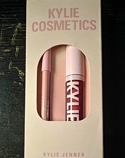 Kylie Cosmetics Kylie Jenner 2pc Lip Kit Set Pink Lip Liner & Liquid Lipstick