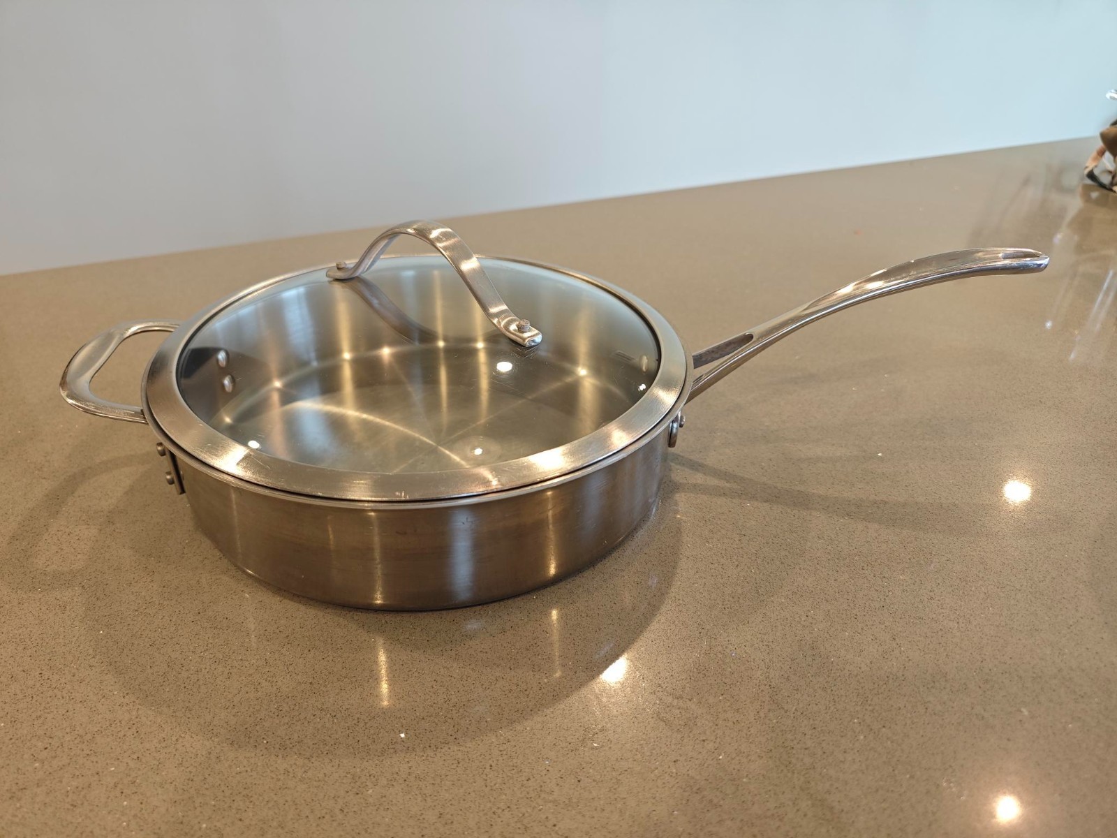 Calphalon 5008 3Qt Tri-Ply Stainless Steel Saute Pan with Lid in Great Condition Calphalon 5008 3Qt Tri-Ply Stainless Steel Saute Pan with Lid in Great Condition
