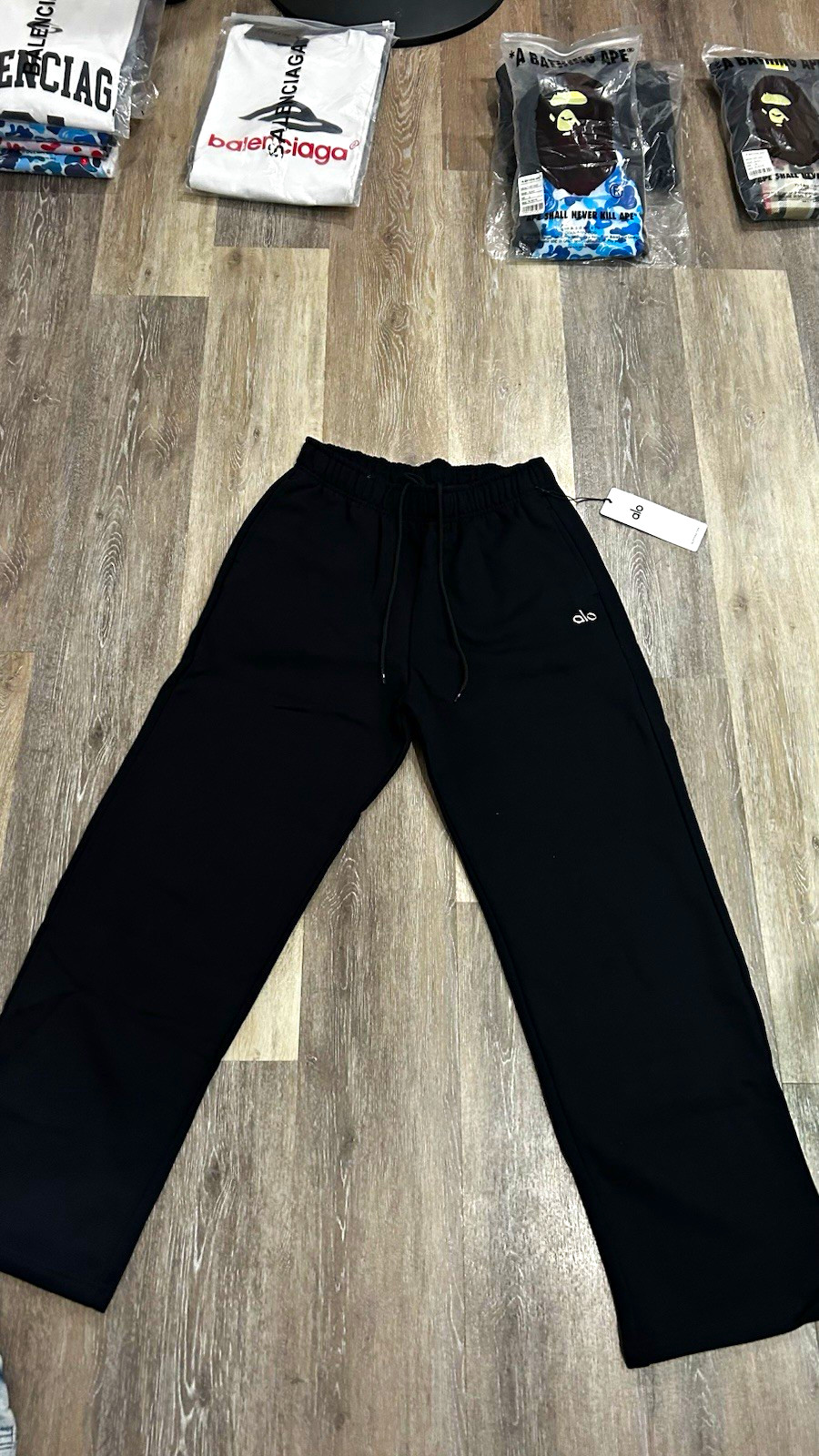 alo Unisex Black Sweatpants Size L Regular Solid Drawstring Elastic Waist alo Unisex Black Sweatpants Size L Regular Solid Drawstring Elastic Waist