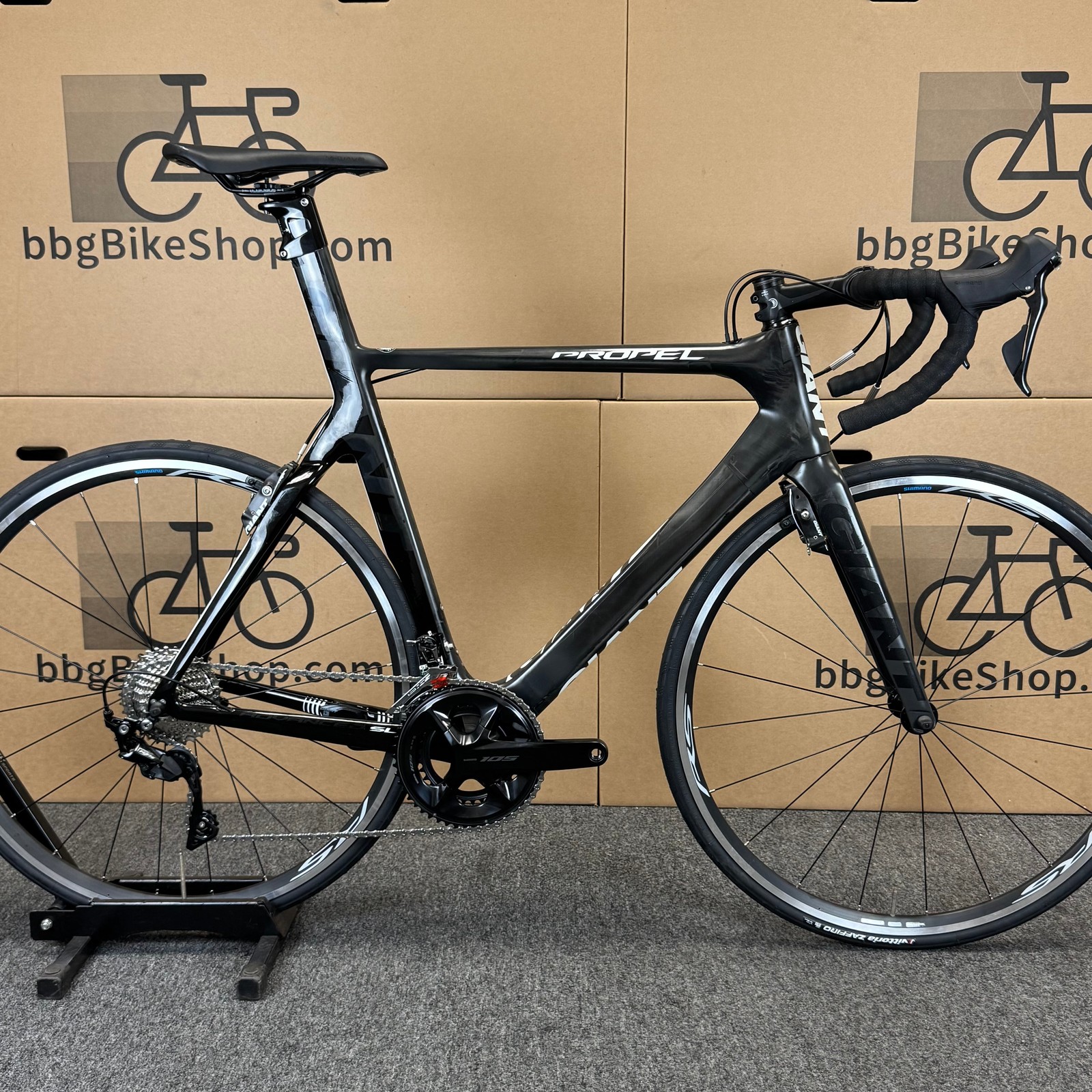 Used Giant Propel, 11-speed Shimano 105, Carbon Fiber Road Bike-2015, 58cm Used Giant Propel, 11-speed Shimano 105, Carbon Fiber Road Bike-2015, 58cm