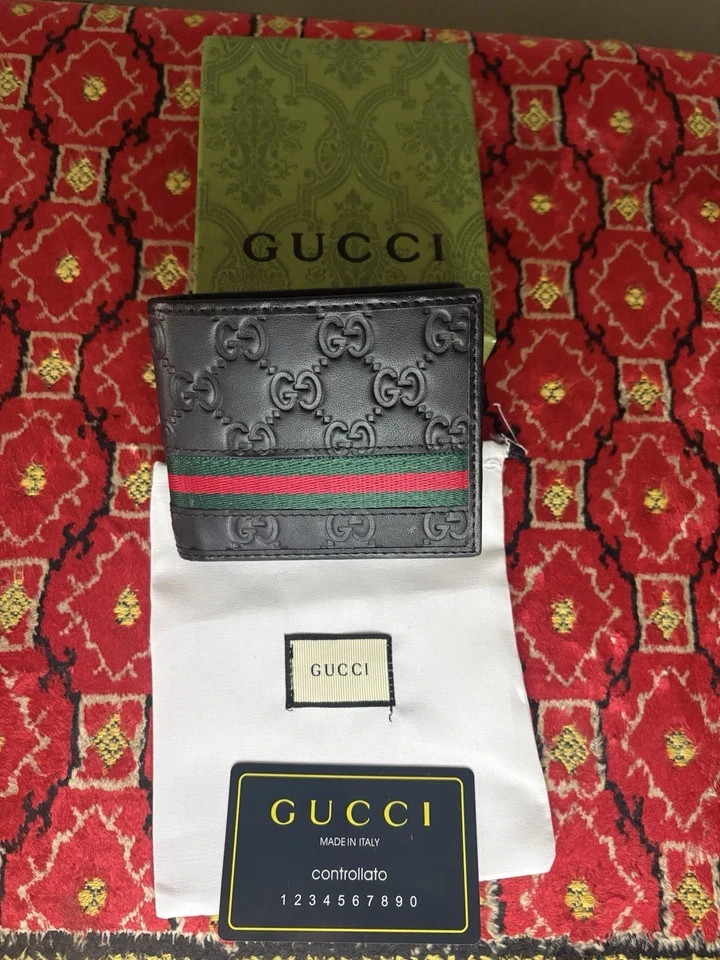Gucci Men\'s Black Guccissima Leather Web Bifold Wallet