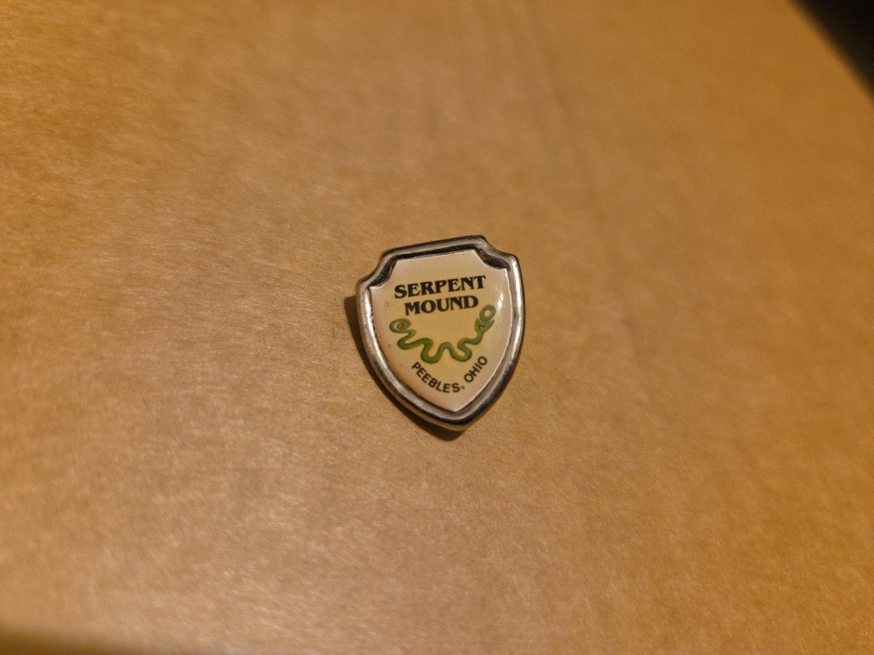 Vintage silver SERPENT MOUND PEEBLES OHIO STATE TRAVEL SHIELD charm 35-25