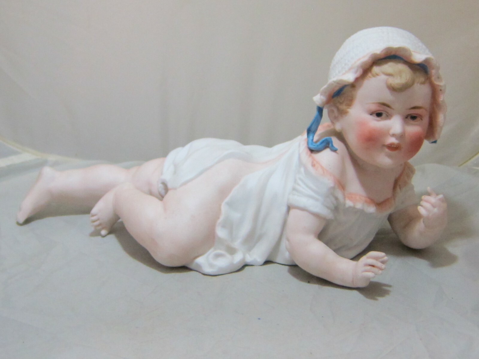 Large Vintage Gorgeous Expression Piano Baby Blonde Hair Bonnet 13\