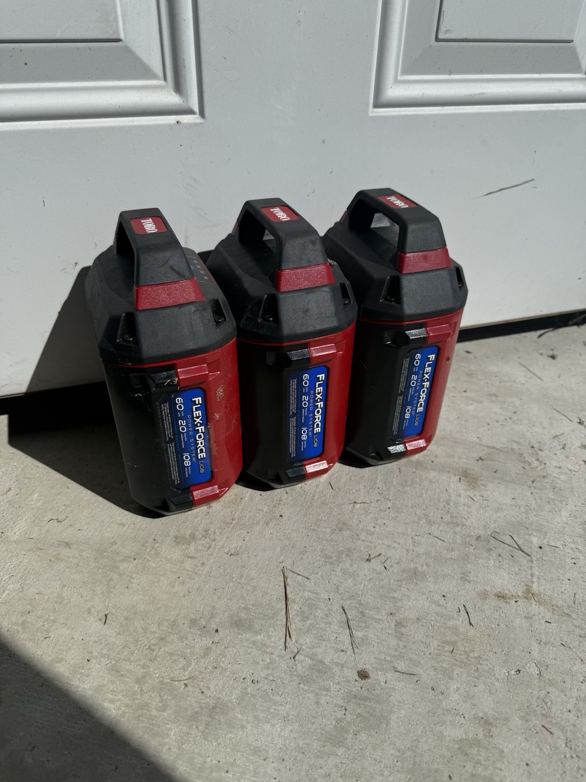 3x Toro 60V Flex-Force 2.0ah Batteries 3x Toro 60V Flex-Force 2.0ah Batteries