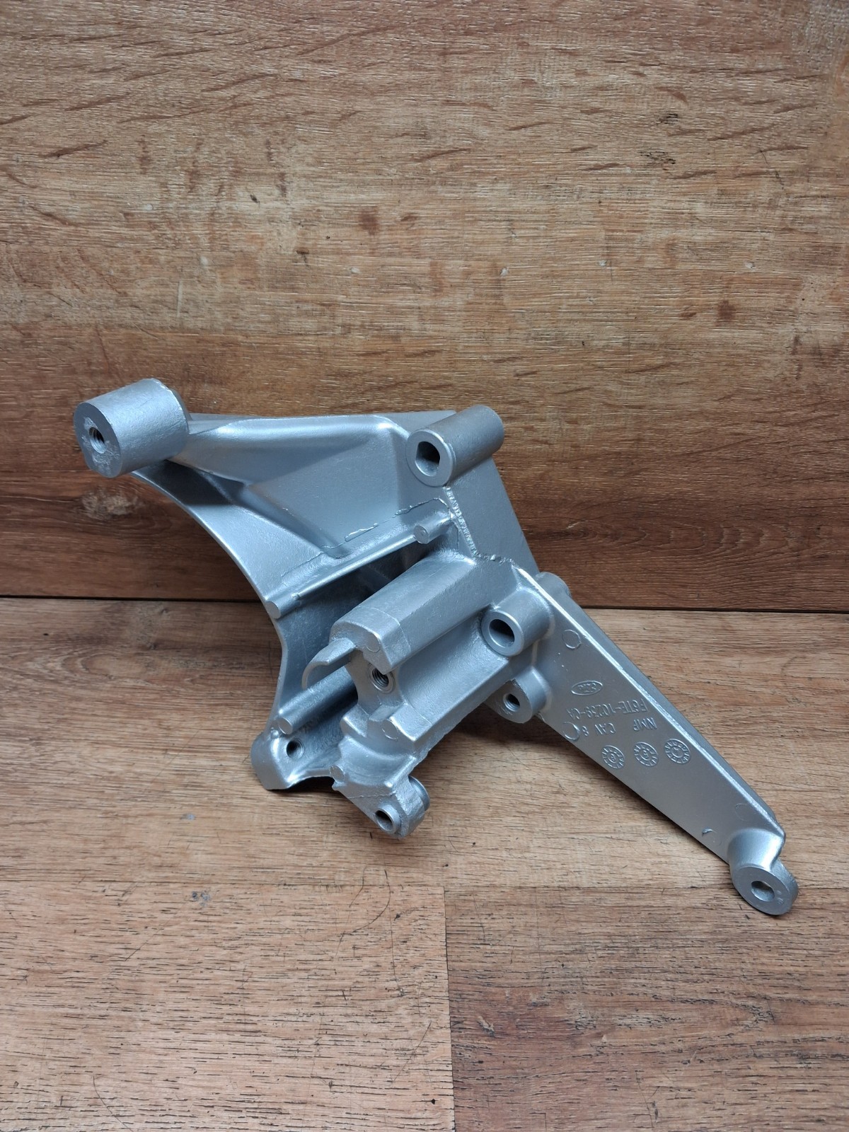 93 94 95 96 Ford F150 F250 Bronco 5.0 5.8 Smog Alternator Bracket F6TA-10239-CA