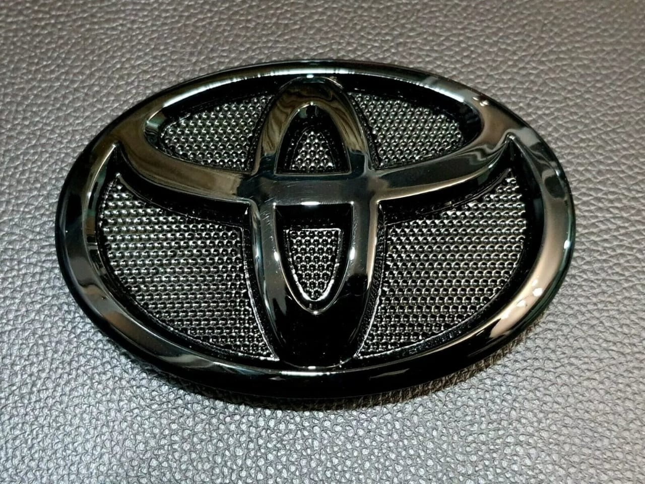 Toyota 14cm Piano Gloss Black Front Grille Emblem Logo Badge Fits Corolla Altis 