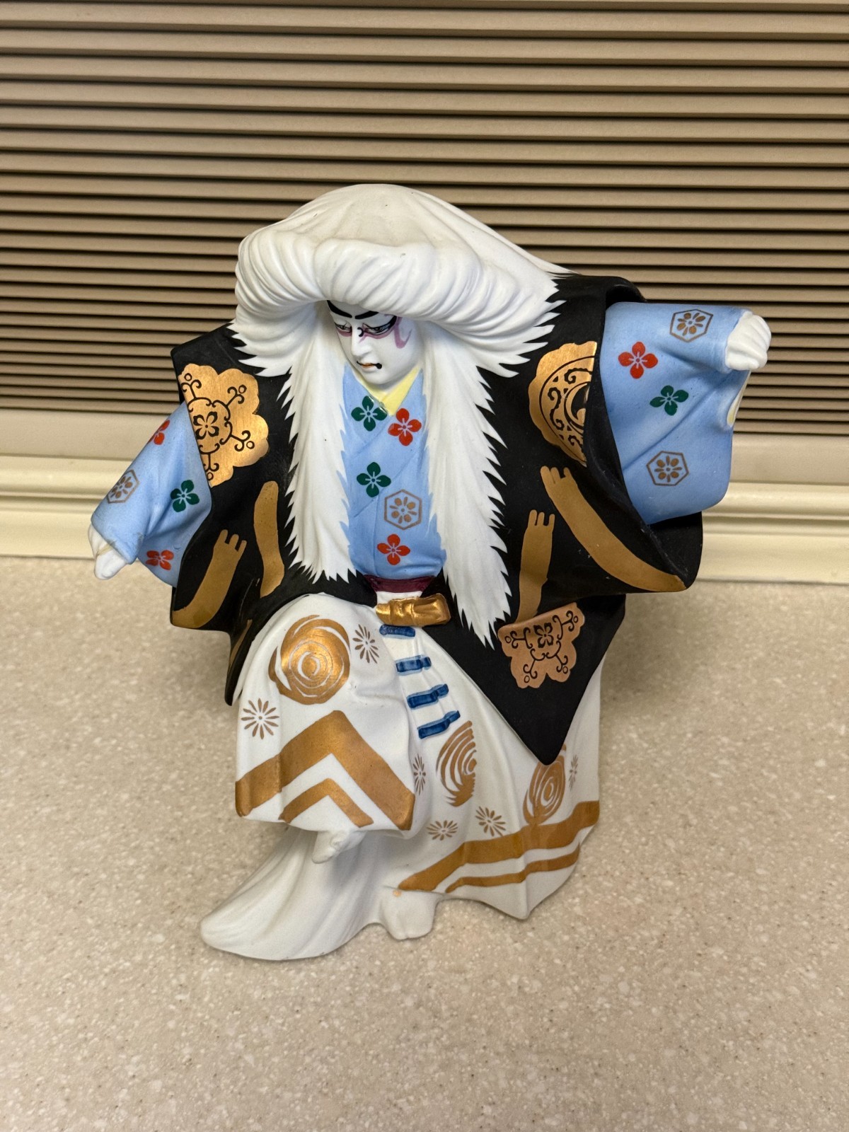 House Of Koshu Vintage 50s Porcelain Bisque Kabuki Japanese Lion Dancer Decanter