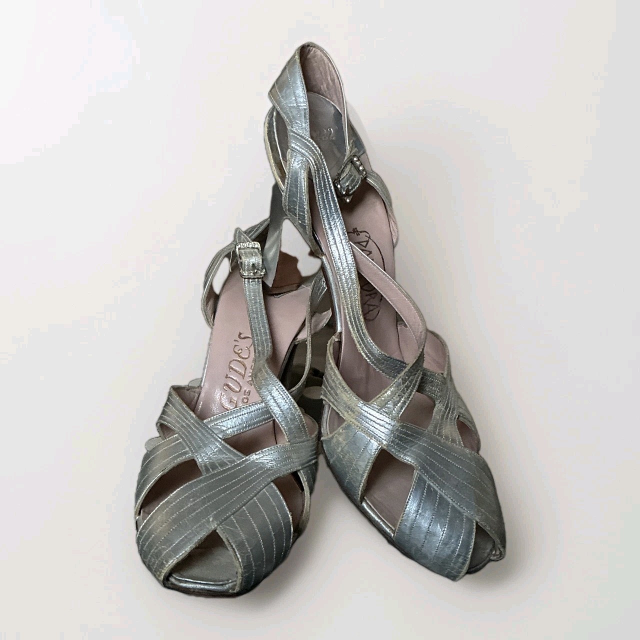 Vintage Glamour Gude’s Los Angeles Sandals Silver Metallic Sz 35 Newton Elkin