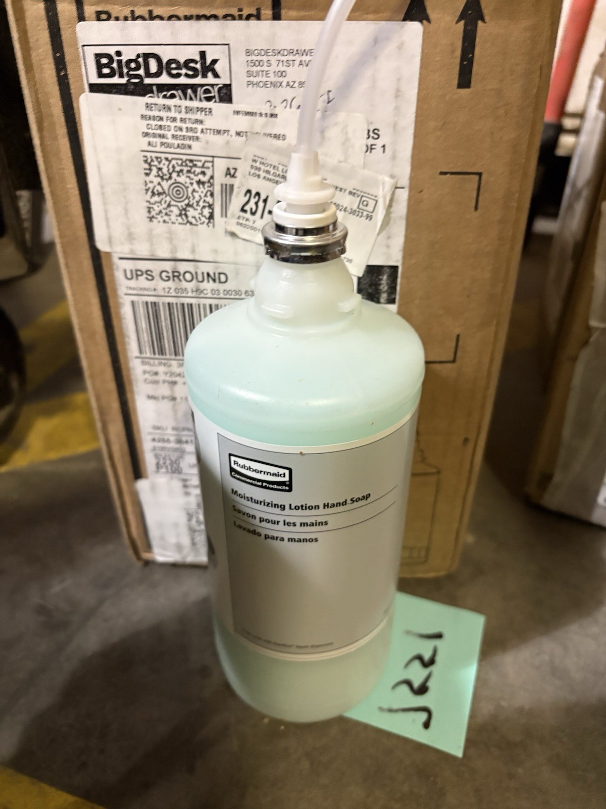 Case of 4 800ml Moisturizing Lotion Hand Soap Rubbermaid OneShot, FG4013111 Case of 4 800ml Moisturizing Lotion Hand Soap Rubbermaid OneShot, FG4013111
