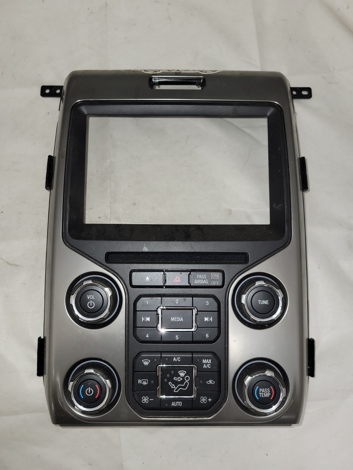 OEM 12-14 FORD F150 RADIO BEZEL CLIMATE CONTROL RADIO CONTROL EL3T-18A802-GASMMM OEM 12-14 FORD F150 RADIO BEZEL CLIMATE CONTROL RADIO CONTROL EL3T-18A802-GASMMM