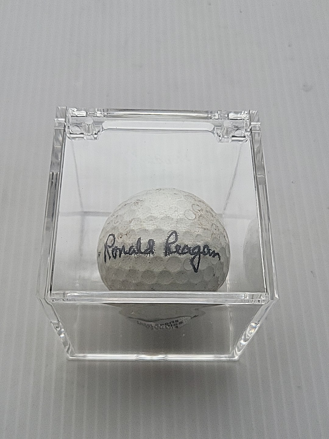 RONALD REAGAN Hand-Signed Autographed Golfball with COA and (Protective Case) RONALD REAGAN Hand-Signed Autographed Golfball with COA and (Protective Case)