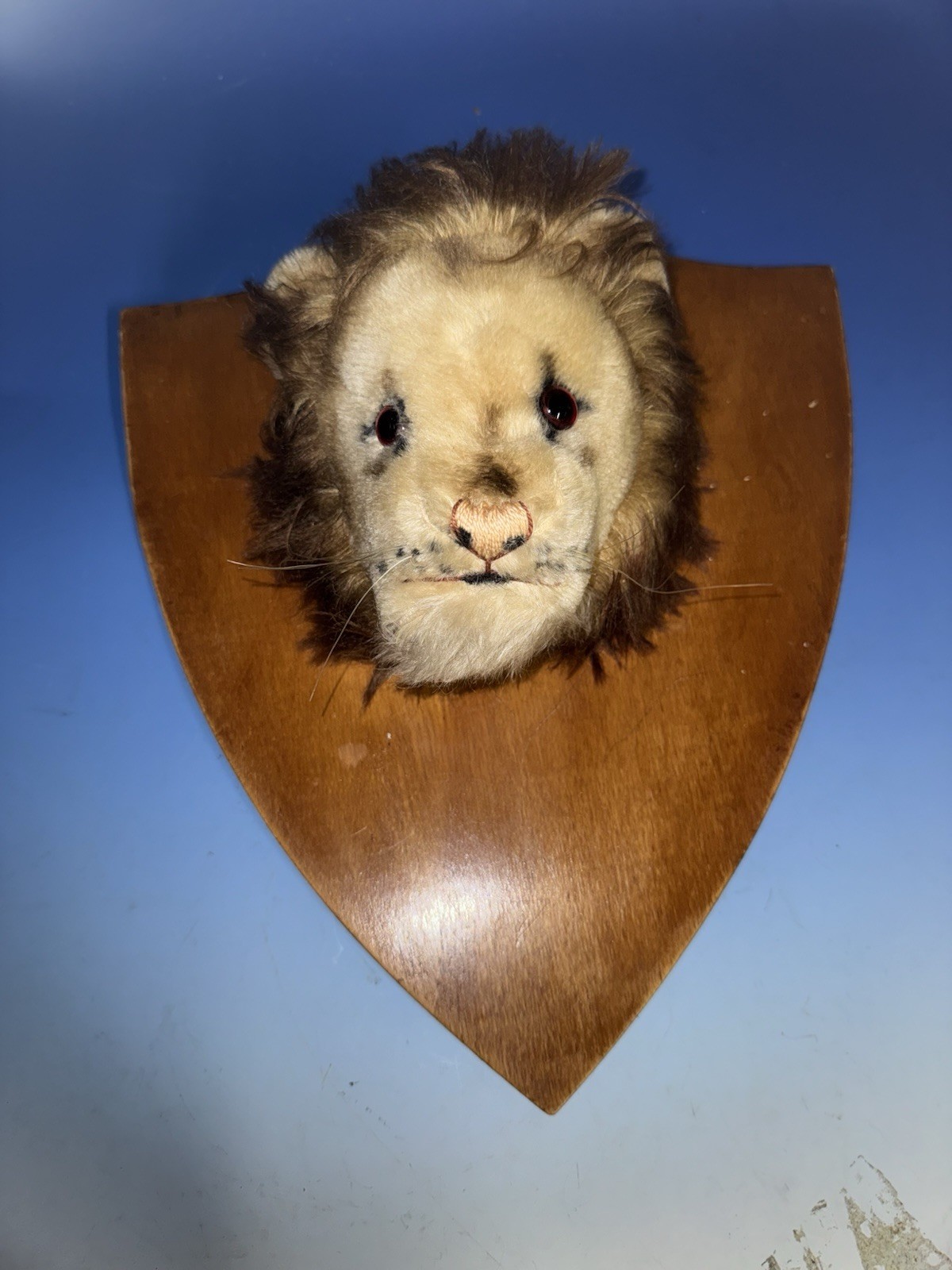 Vintage Antique Plush Lion Head On Plaque Vintage Antique Plush Lion Head On Plaque
