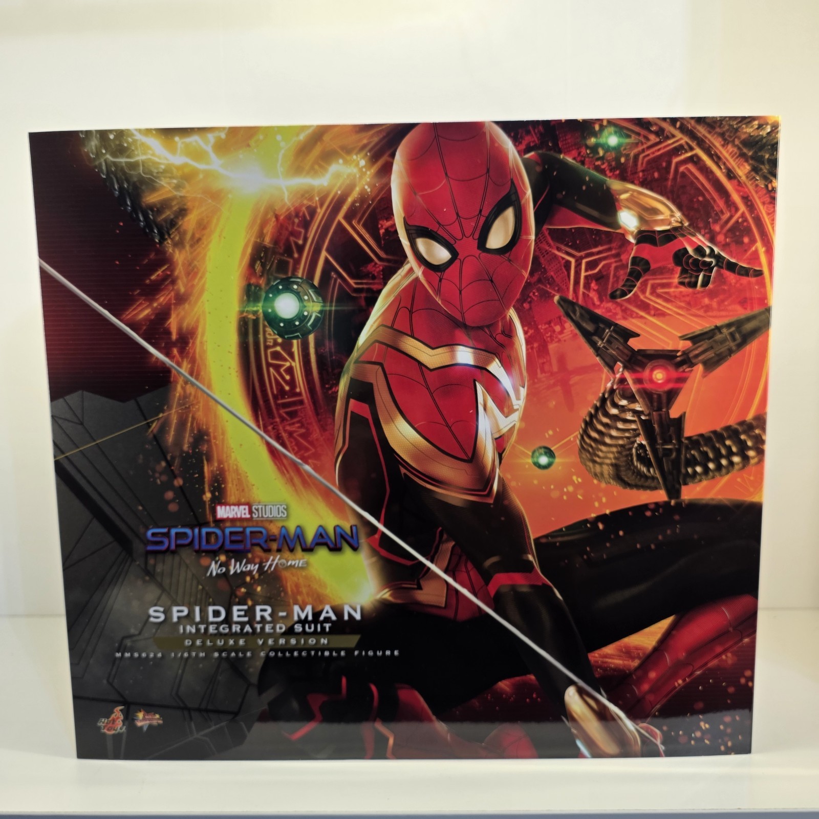 Hot Toys Spider-Man Integrated Suit Deluxe MMS624 1/6 Action Figure Tom Holland