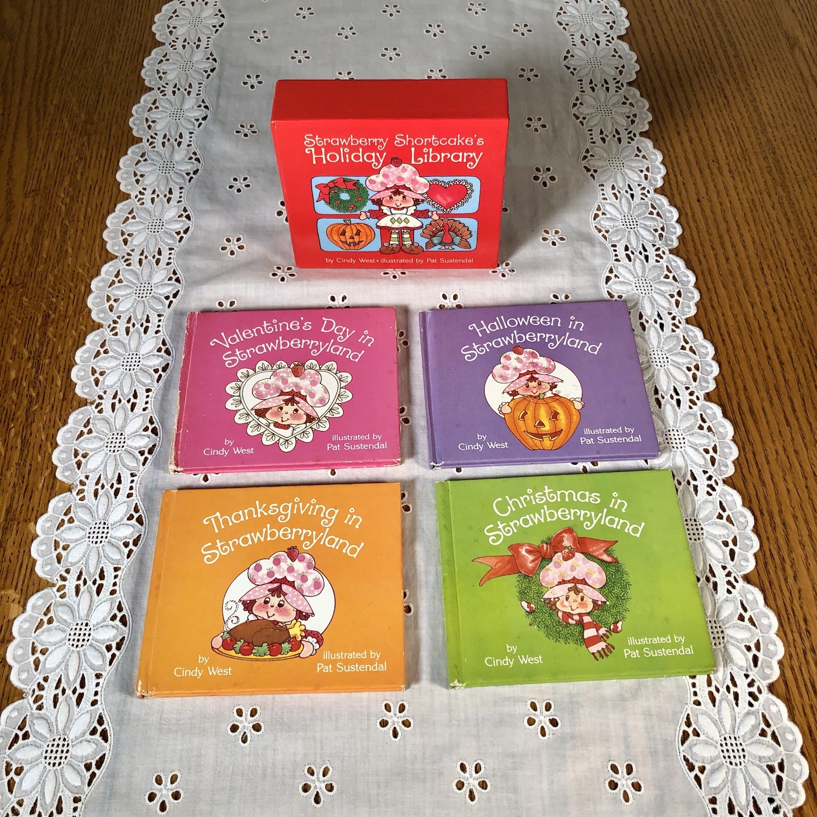 VTG 80s Strawberry Shortcake Holiday Library Children’s Illustrated 4 Book Set VTG 80s Strawberry Shortcake Holiday Library Children’s Illustrated 4 Book Set