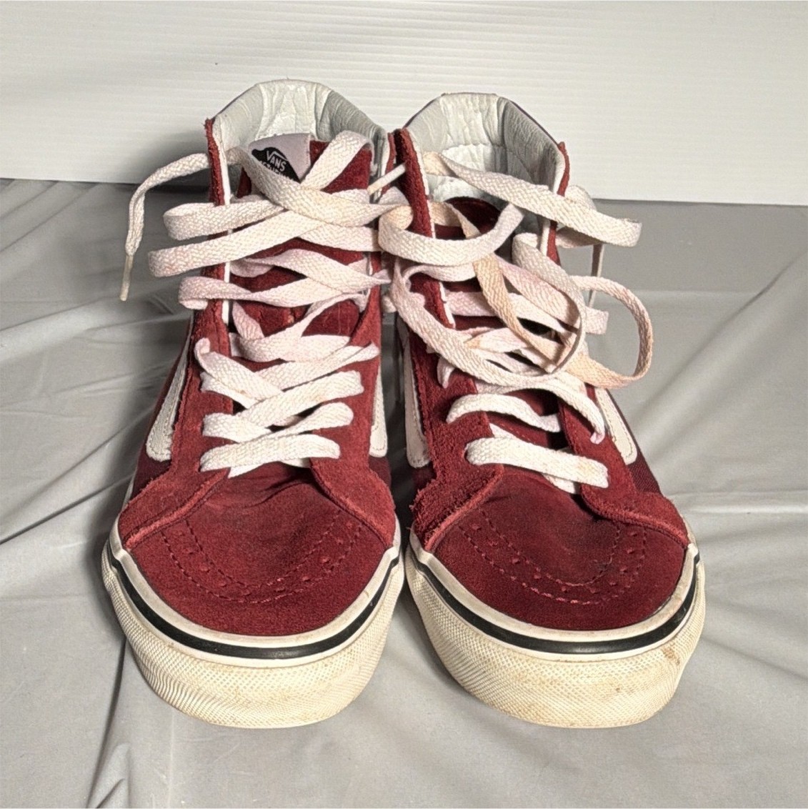 VANS Sk8-Hi Men\'s Red/White Solid High Top Lace-Up Athletic Sneakers