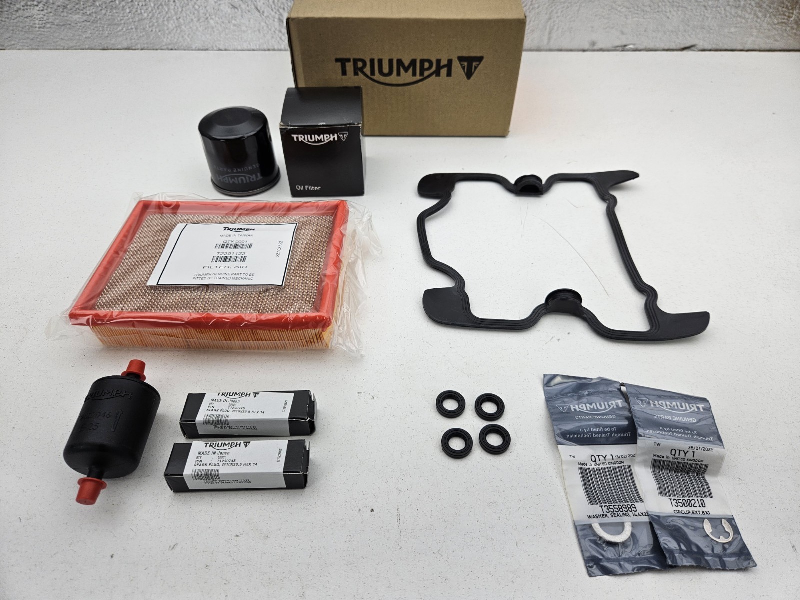 NEW 2016-2020 Triumph Thruxton R TFC Engine Tune Up Service Kit OEM LT NEW 2016-2020 Triumph Thruxton R TFC Engine Tune Up Service Kit OEM LT