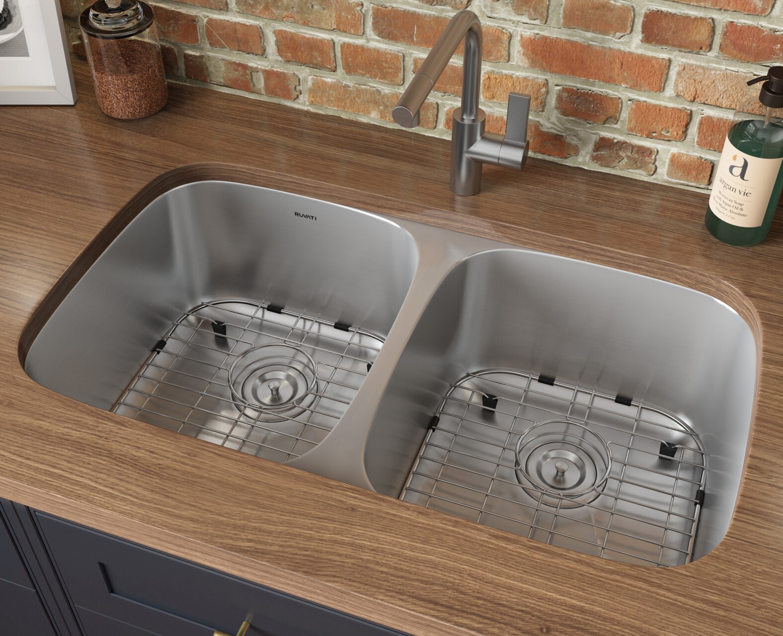 Ruvati 29-inch Undermount 50/50 Double Bowl 16Gauge Kitchen Sink -RVM4301 Ruvati 29-inch Undermount 50/50 Double Bowl 16Gauge Kitchen Sink -RVM4301