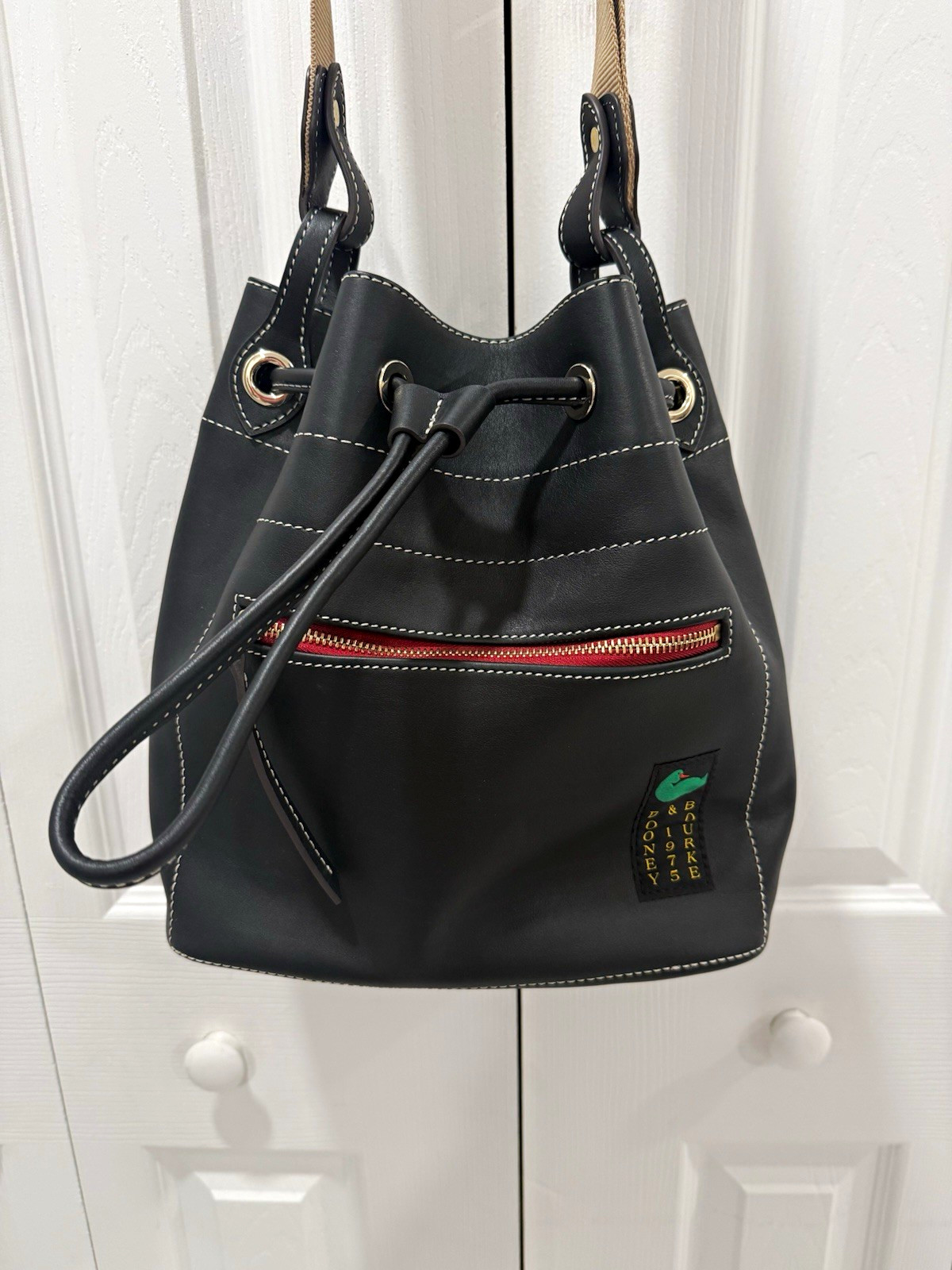 Dooney & Bourke Black Bucket Drawstring Bag Adjustable Strap Dust Bag Pockets Dooney & Bourke Black Bucket Drawstring Bag Adjustable Strap Dust Bag Pockets