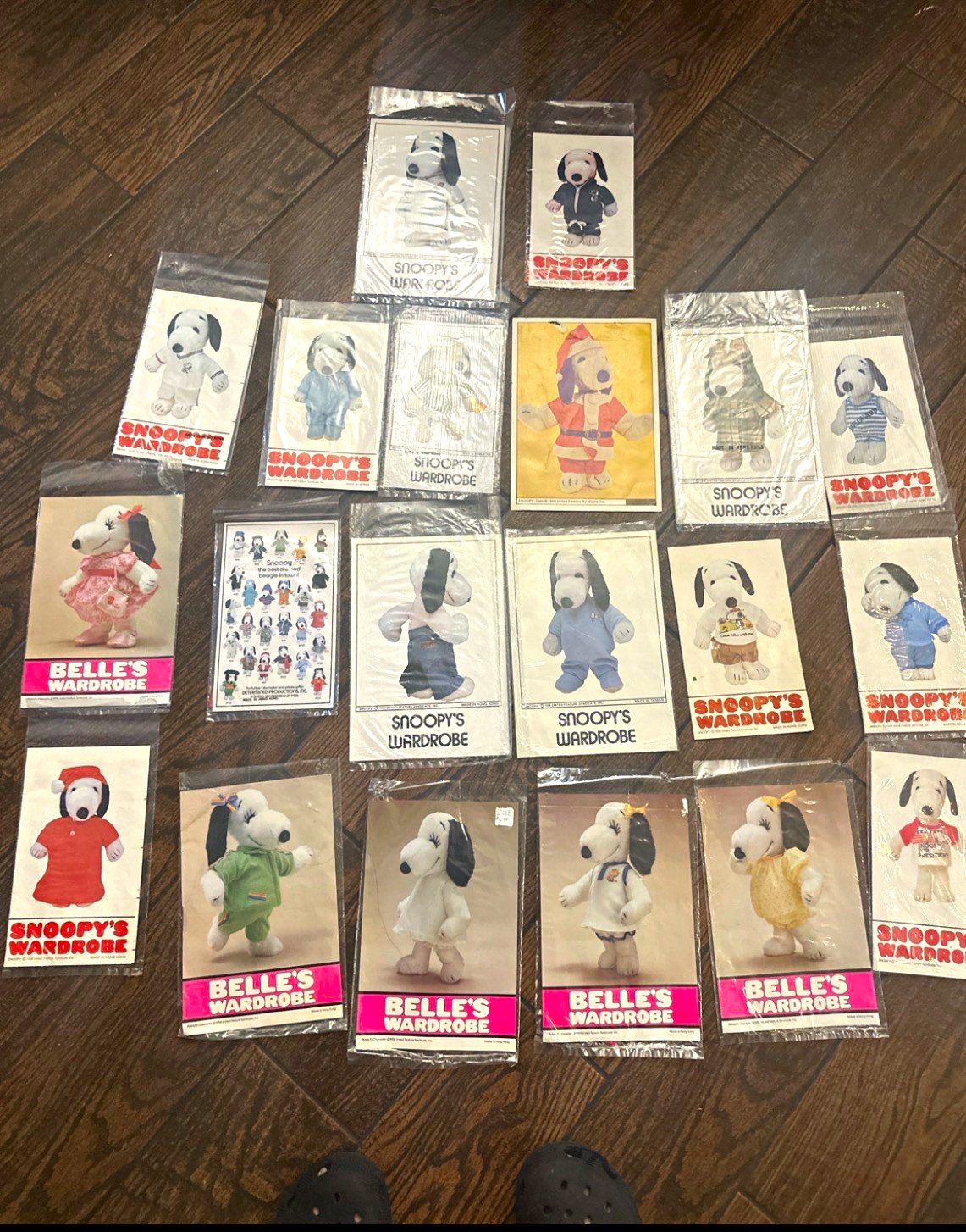 Vintage Snoopy, wardrobe belles wardrobe, empty package, Card lot peanuts  Vintage Snoopy, wardrobe belles wardrobe, empty package, Card lot peanuts 