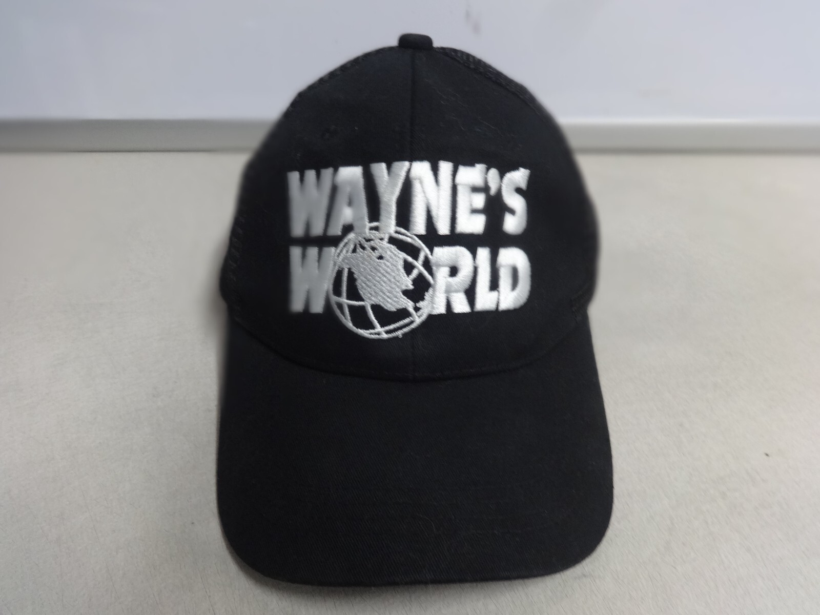 Vintage 1990\'s Wayne\'s World Movie Black Snapback Trucker Hat Men OSFA Vintage 1990\'s Wayne\'s World Movie Black Snapback Trucker Hat Men OSFA
