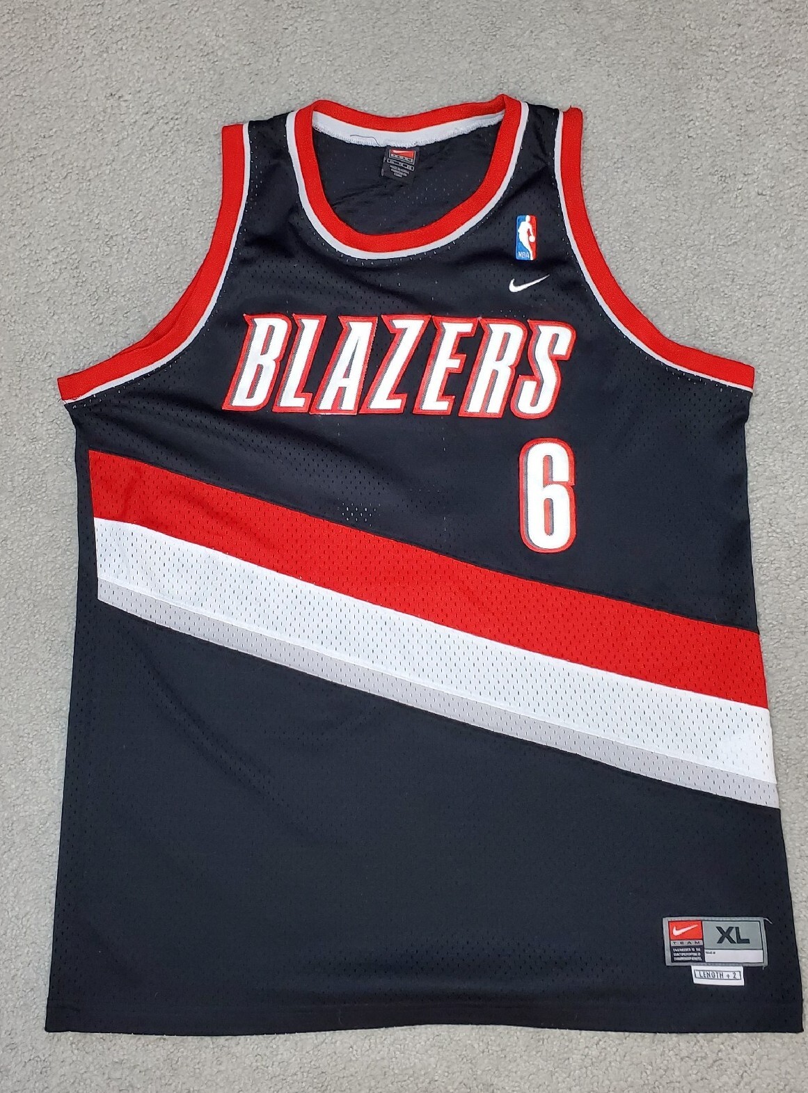 VTG NIKE TEAM MEN SIZE XL PORTLAND TRAILBLAZERS #6 BONZI WELLS STITCHED JERSEY 