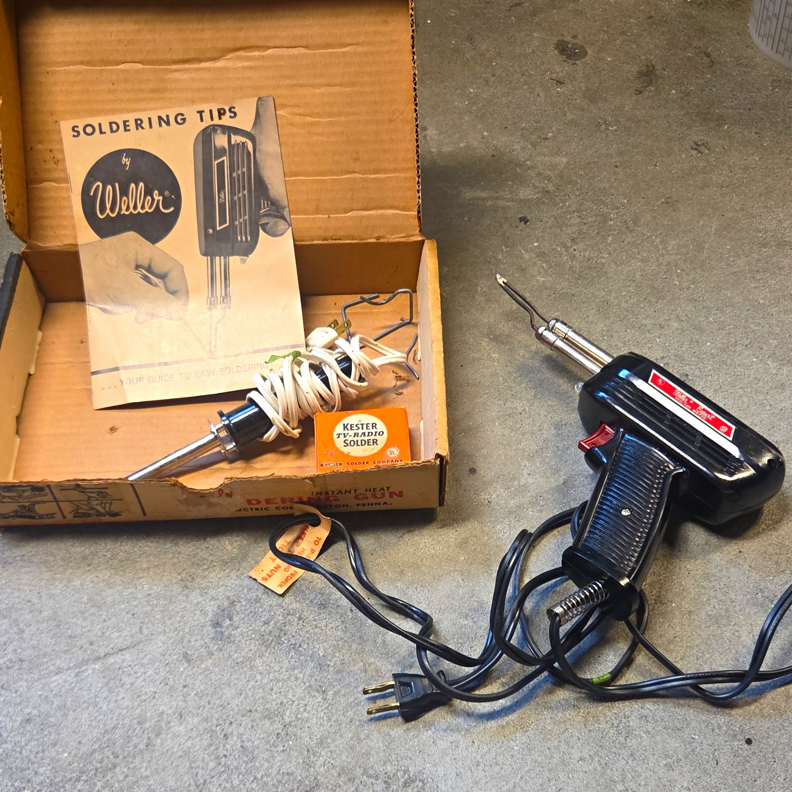 Vintage Weller Expert 100/140W Soldering Gun with Original Box, Manual, Solder