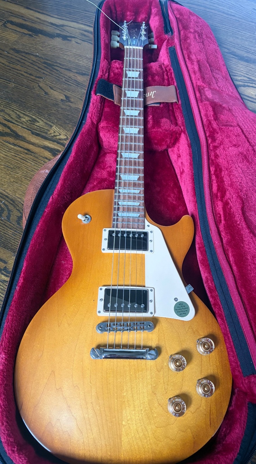 2018 Gibson Les Paul Tribute Faded Honeyburst 2018 Gibson Les Paul Tribute Faded Honeyburst