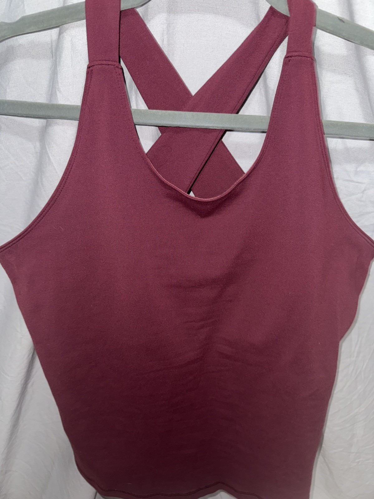 Lululemon Women\'s maroon/red Crop Tank Athletic crisscross back Sleeveless 14 Lululemon Women\'s maroon/red Crop Tank Athletic crisscross back Sleeveless 14
