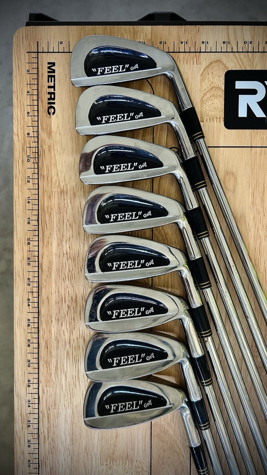 FEEL Golf Used Iron Set 3-PW Men\'s RH R-flex Rifle-style Steel New Grips CLEAN