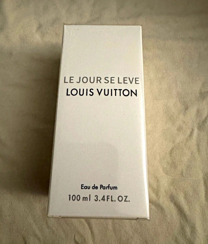Louis Vuitton Le Jour Se Leve Eau de Parfum Spray 3.4 fl oz Regular Size Louis Vuitton Le Jour Se Leve Eau de Parfum Spray 3.4 fl oz Regular Size