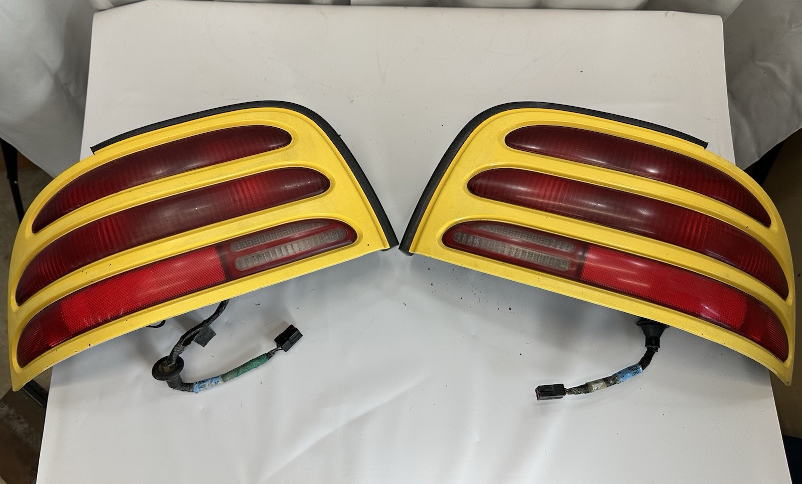 1994 95 Ford Mustang OEM Yellow Taillights Tail Lights GT Cobra W/wire Harness 1994 95 Ford Mustang OEM Yellow Taillights Tail Lights GT Cobra W/wire Harness