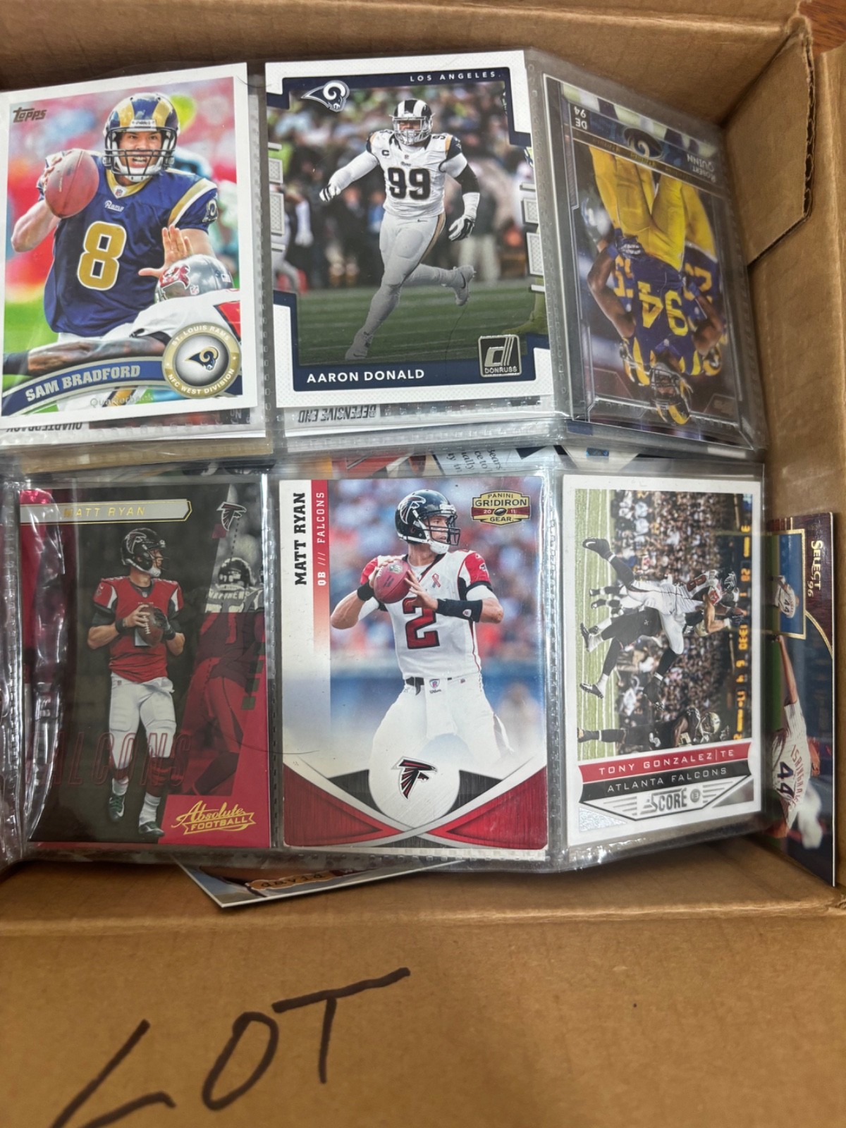 UNSORTED SPORTS CARD LOT (LOT 41) UNSORTED SPORTS CARD LOT (LOT 41)