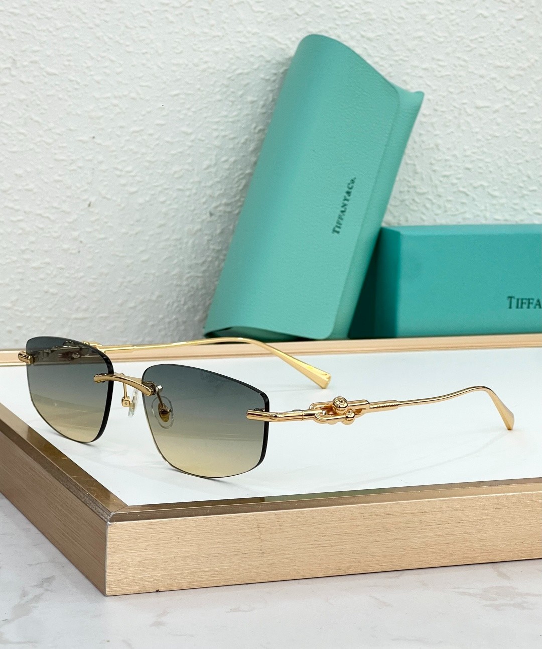 New In Box Tiffany & Co. Rimless Rectangle Sunglasses Women Luxury Metal Frame