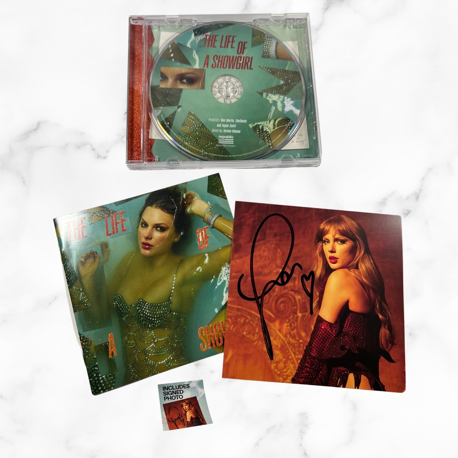 Taylor Swift The Life of a Showgirl CD + Hand Signed Photo 3 Heart Autograph 