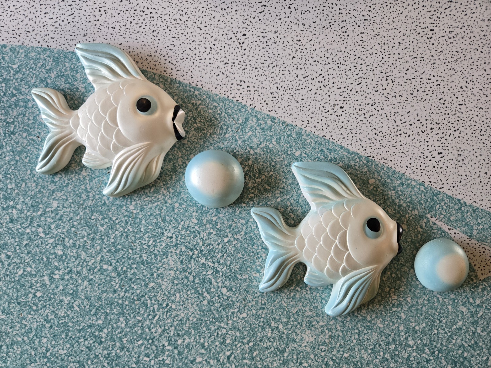 Vintage 1960 Miller Studios Chalkware Aqua Fish Bubbles Wall Plaques READ Vintage 1960 Miller Studios Chalkware Aqua Fish Bubbles Wall Plaques READ