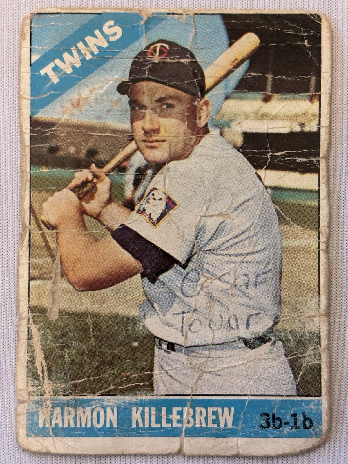 Topps 1966 Topps Harmon Killebrew #120 Minnesota Twins Base Set - Writing Topps 1966 Topps Harmon Killebrew #120 Minnesota Twins Base Set - Writing