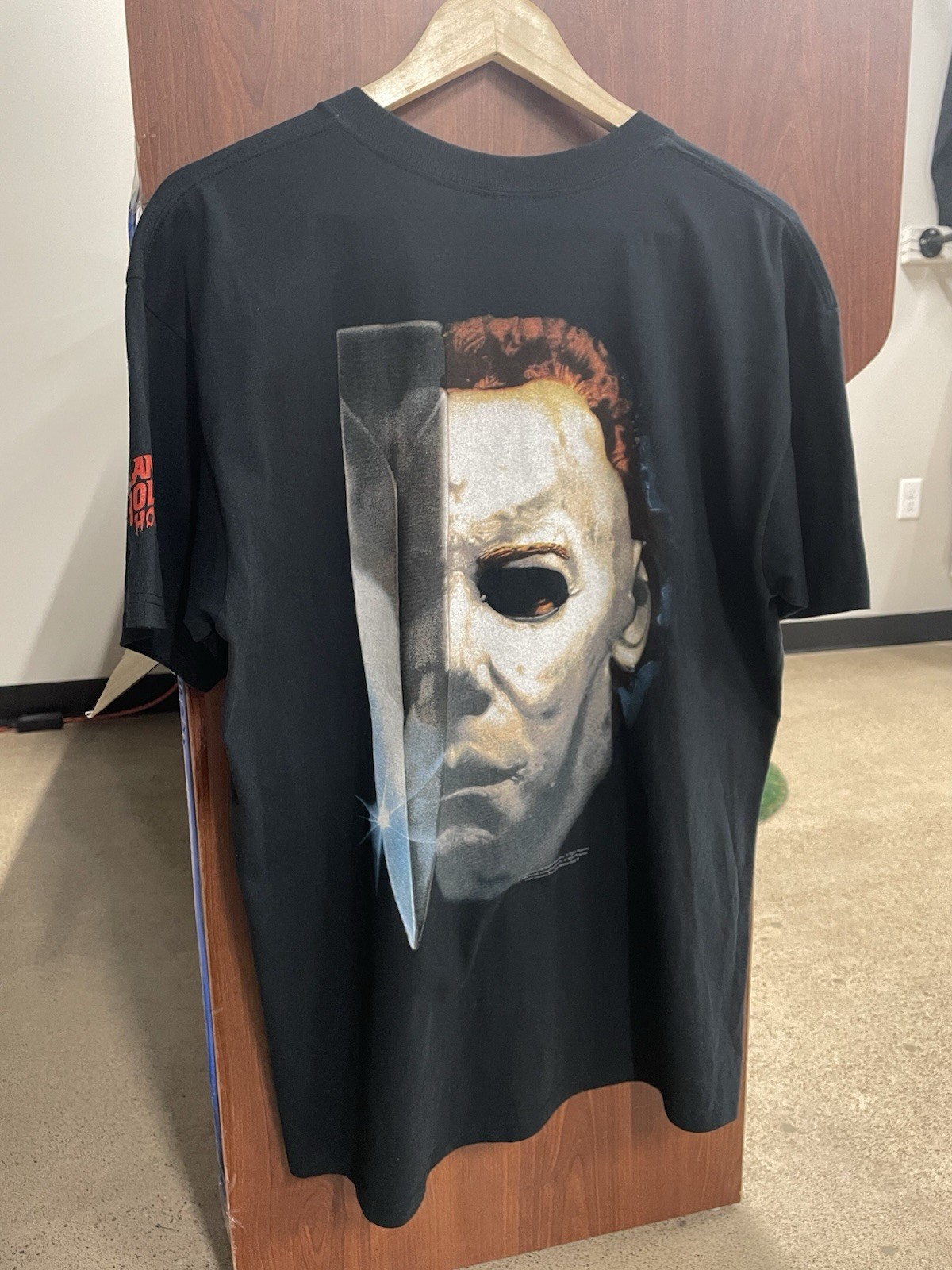 DSWT VINTAGE HALLOWEEN PLANET HOLLYWOOD HORROR SERIES TEE RED BAR ANVIL SZ L
