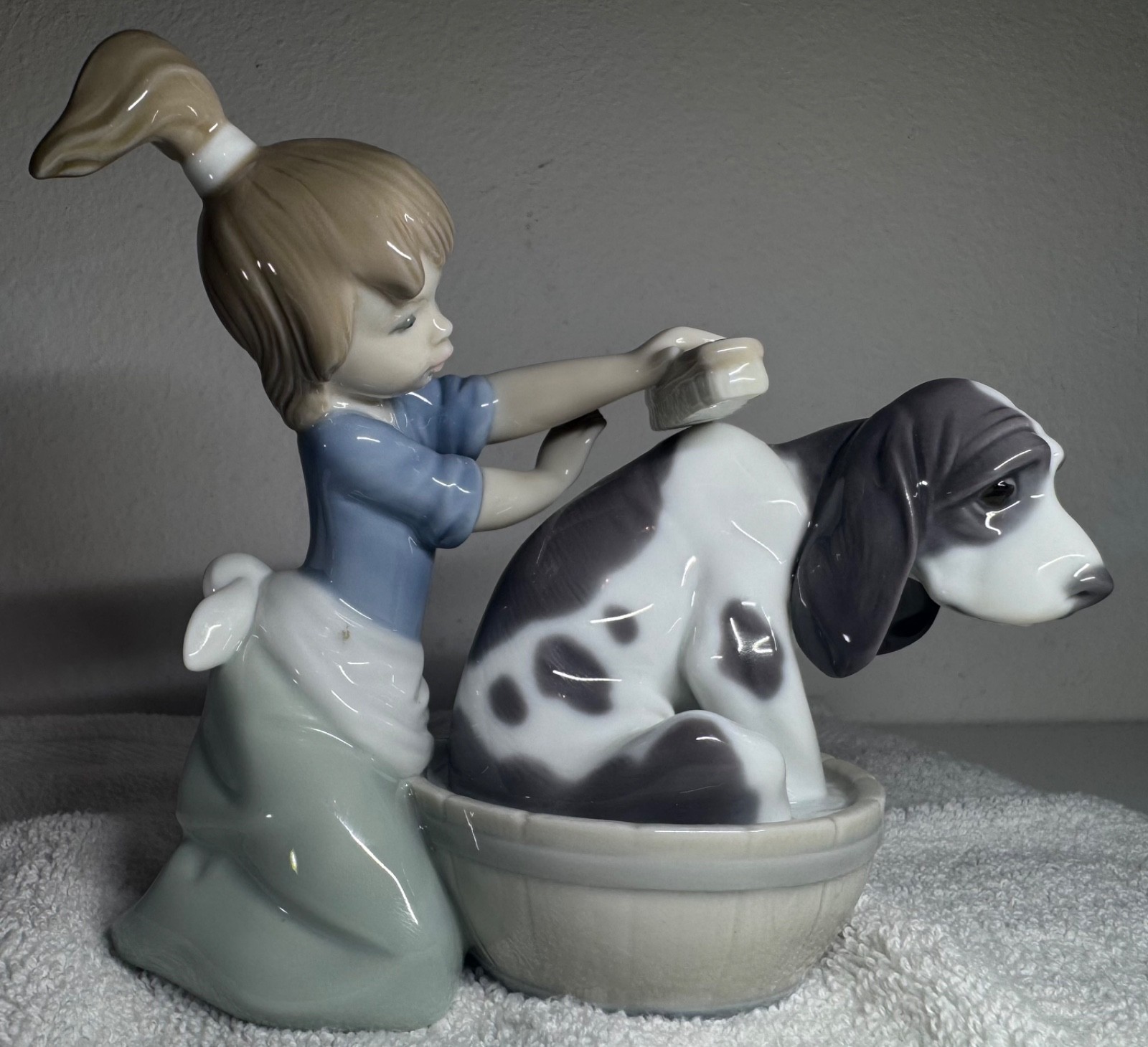 Reduced LLADRO PORCELAIN FIGURINE-BASHFUL BATHER, Model No. 5455