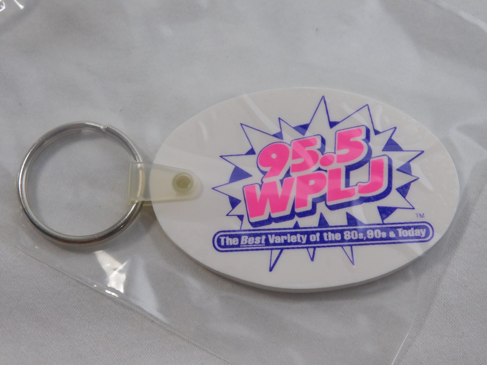 NEW 1990s 95.5 WPLJ Keychain Sealed New York FM Radio Station Adult Contemporary