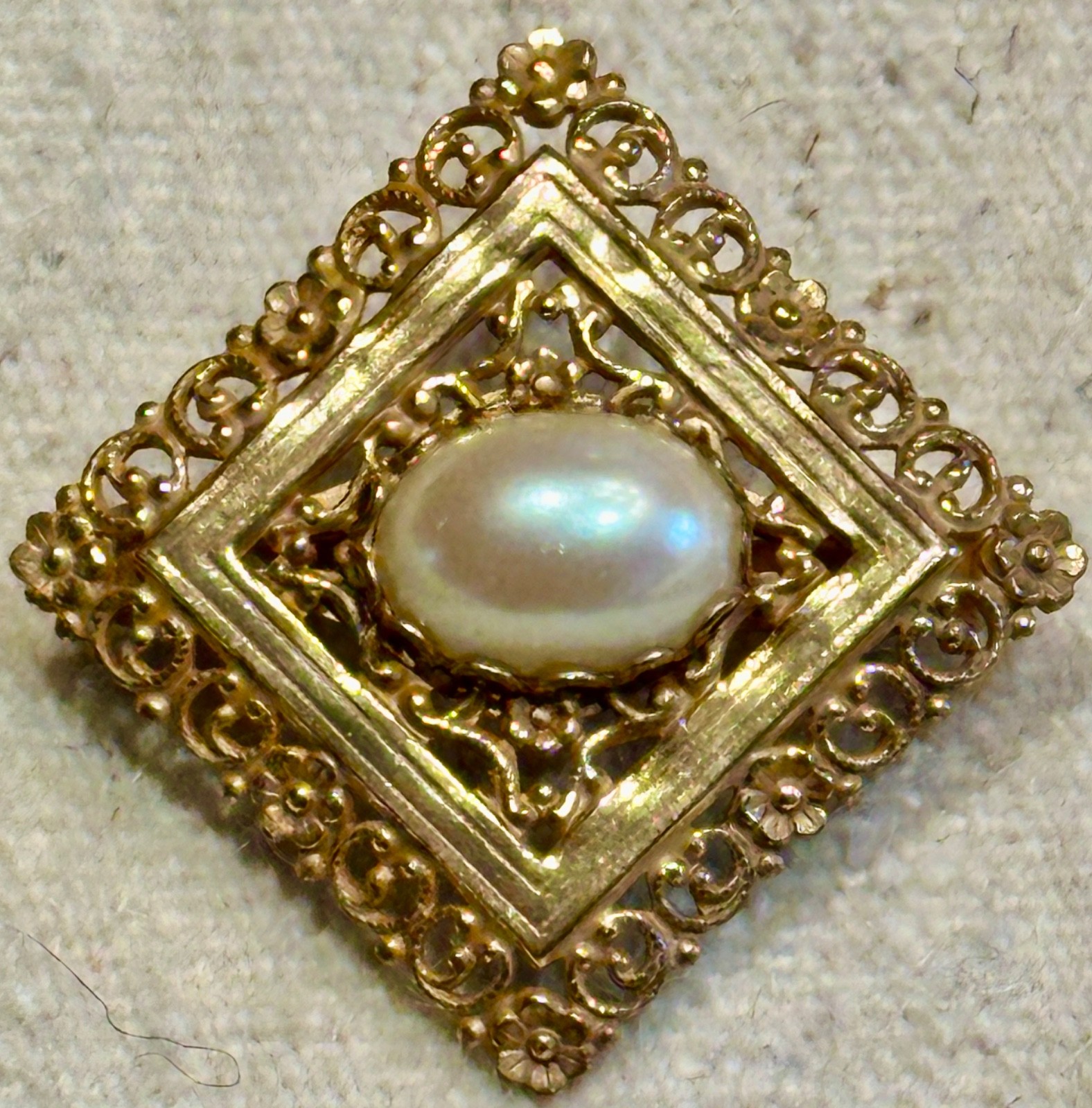 Vintage Miriam Haskell Faux Baroque Pearl Goldtone Scarf Brooch Clip Signed