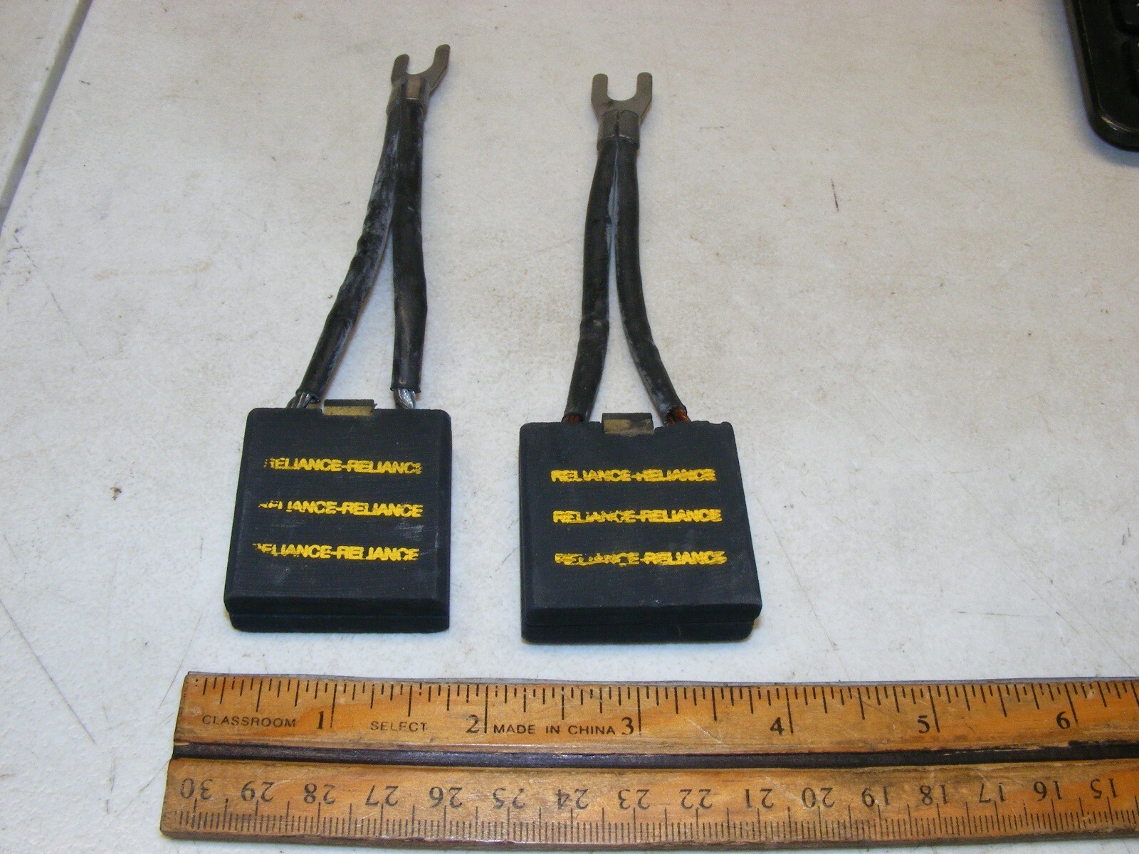 (2) Reliance Carbon Motor Brush 04-52AJ (e)