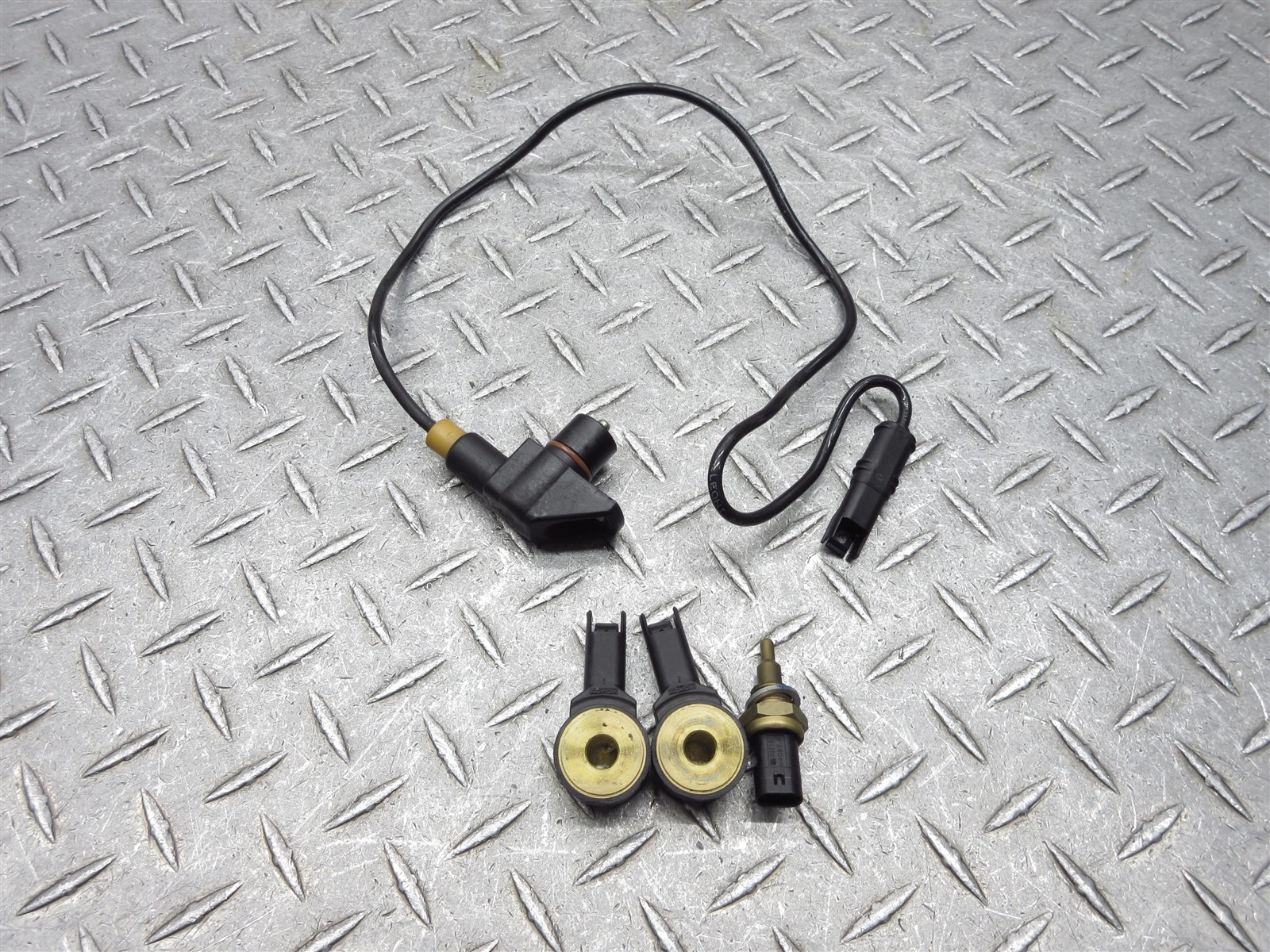 2016 13-16 BMW S1000R S1000 Crankshaft Crank Engine Knock Temp Sensor Lot